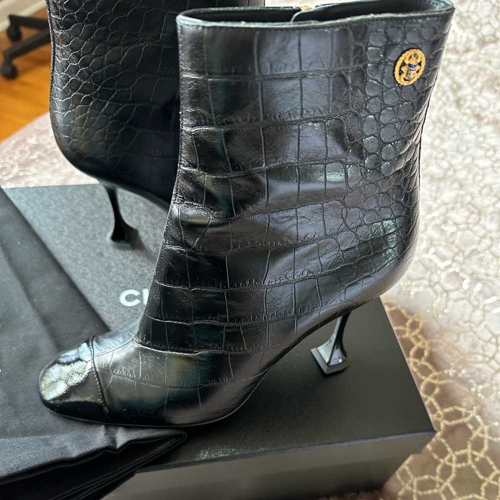 CHANEL Boots